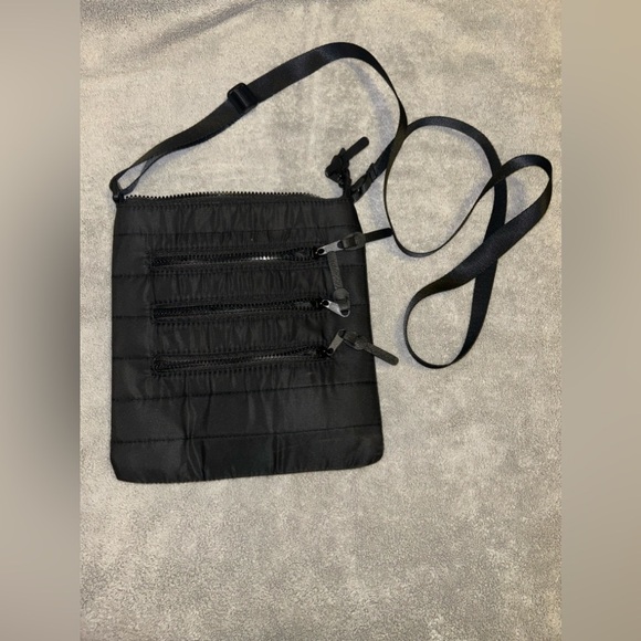 Black multi pocket crossbody bag - Picture 1 of 5